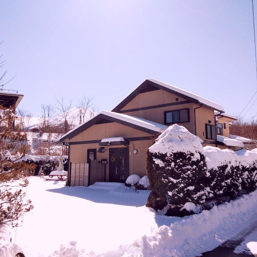 富士の樱house 宝栄 Villa Fujikawaguchiko Exterior photo